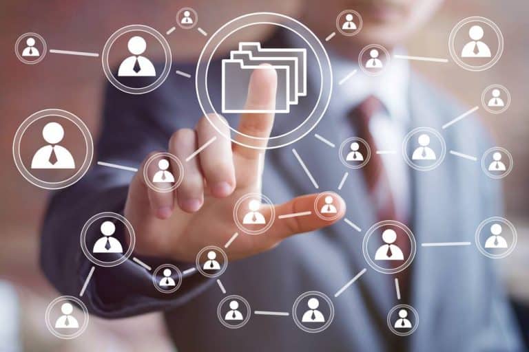 Gagnez du temps en numérisant vos documents RH, avec en plus la sérénité d'un archivage sécurisé et légal 